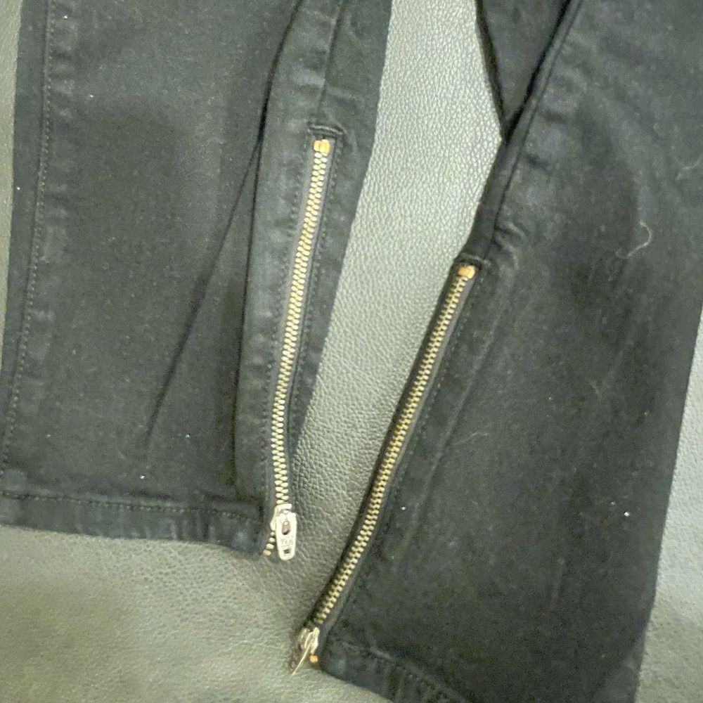 BEBE Low Rise Skinny Jeans - Picture 8 of 11